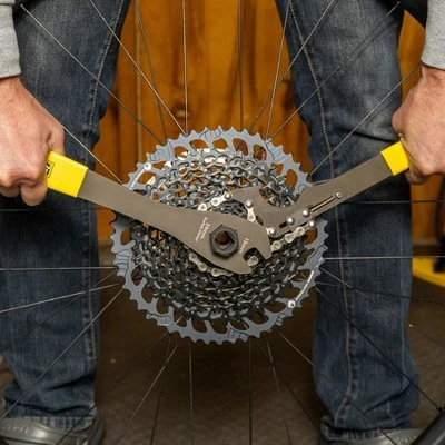 Pedro's Pro Chain Whip Integrated Fixed Gear LockRing Wrench 12 Speed Compatible 4 Pedro's Pro Chain Whip Integrated Fixed Gear LockRing Wrench 12 Speed Compatible - Image 2