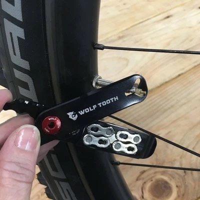 Wolf Tooth Masterlink Combo Pack Pliers Chain Tools Green 4 Wolf Tooth Masterlink Combo Pack Pliers Chain Tools Green - Image 2