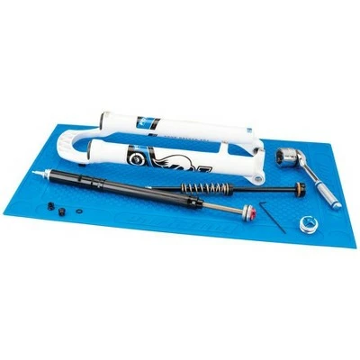 Park Tool Park OM-2 Bench Mat - 15" x 24.5", Blue | Tear/Abrasion/Shock Resistant 3 Park Tool Park OM-2 Bench Mat - 15" x 24.5", Blue | Tear/Abrasion/Shock Resistant
