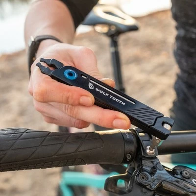 Wolf Tooth 8-Bit Pliers, Green Anodized Bolt - 17 Function Bicycle Multi-Tool 7 Wolf Tooth 8-Bit Pliers, Green Anodized Bolt - 17 Function Bicycle Multi-Tool - Image 5